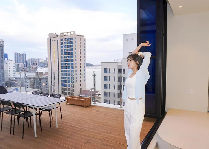 Theoda Gwangalli 3 Minutes, 150-inch Beam Projector 釜山