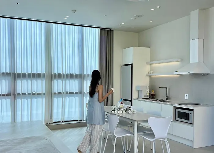 Theoda Gwangalli 3 Minutes, 150-inch Beam Projector 釜山