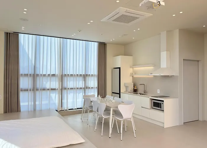 酒店 Theoda Gwangalli 3 Minutes, 150-inch Beam Projector