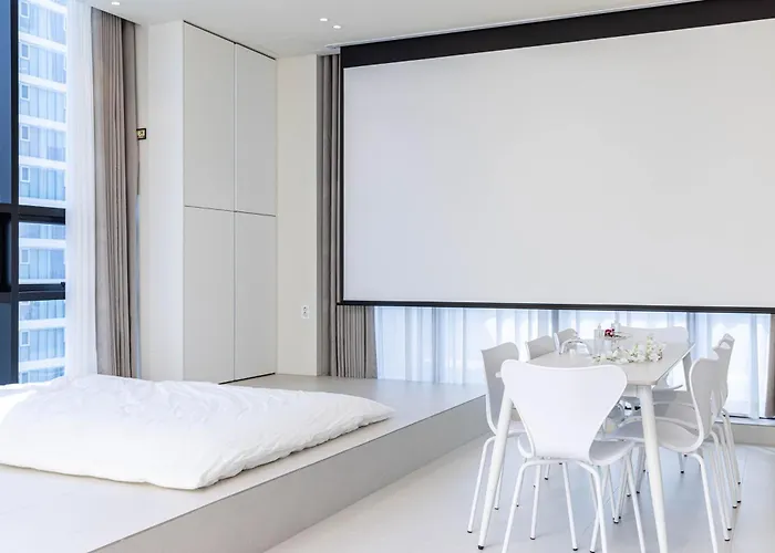 Theoda Gwangalli 3 Minutes, 150-inch Beam Projector 釜山
